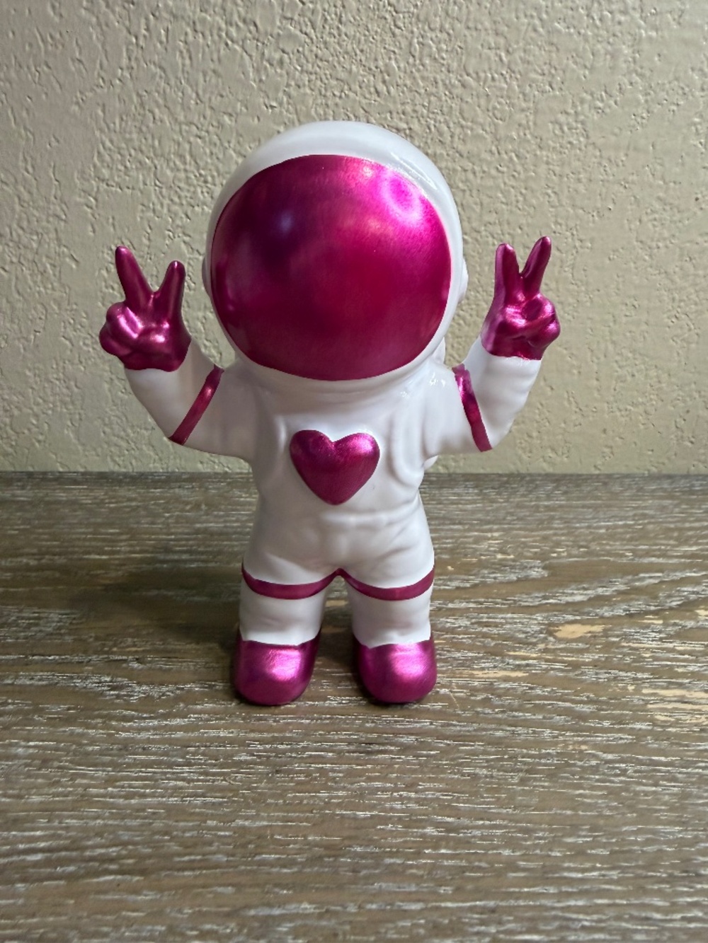NWT Target Spritz Valentines Day Polyresin Astronaut 2026 Pink and White Heart